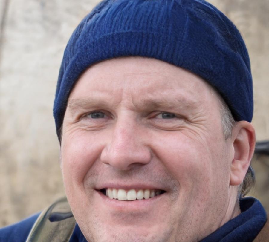 Portret Tomasza Wierzbickiego, specjalisty ds. wdrożeń miwurou